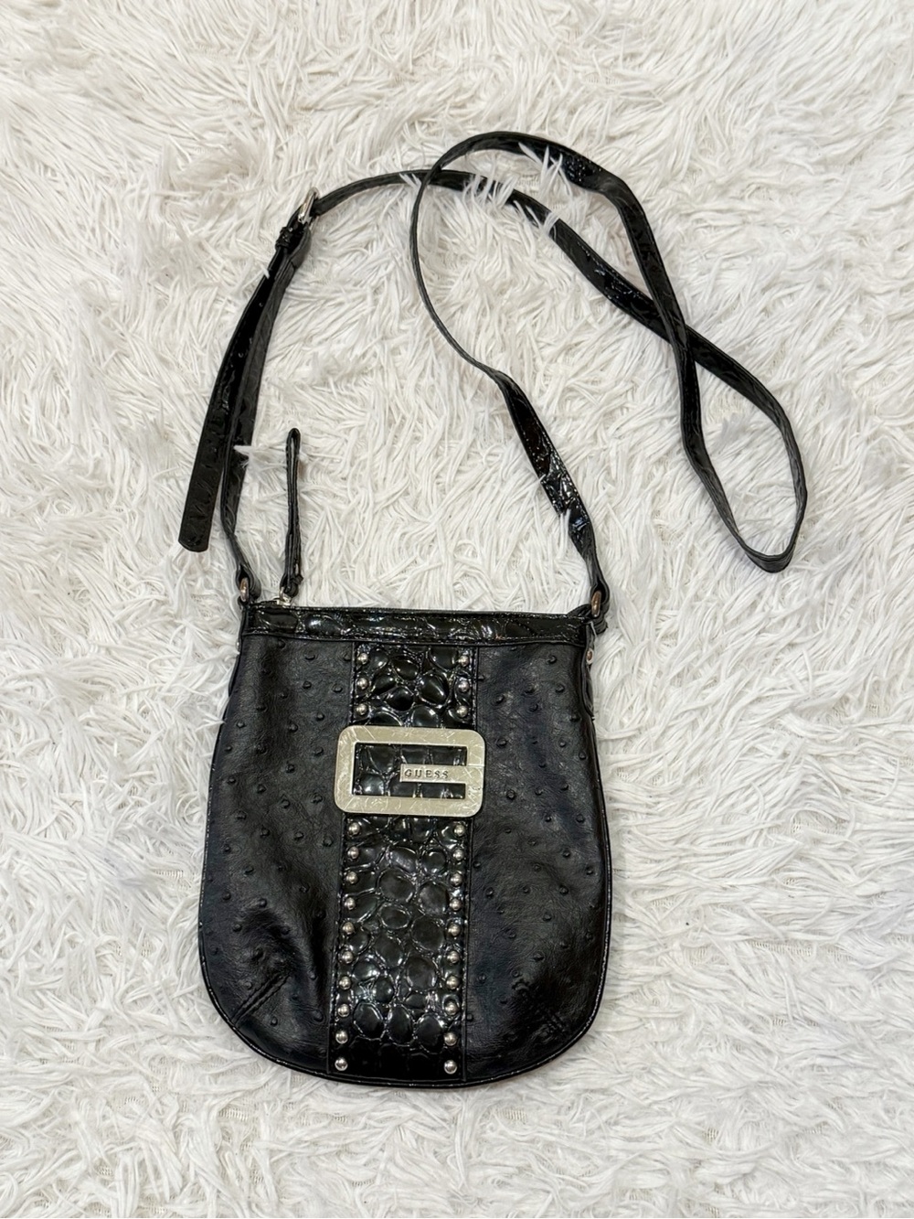 Guess Leather Crossbody  Purse Floral Print Interior with Silver Logo Plaque - Picture 4 of 15